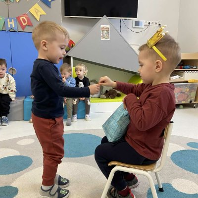 81ab8884-76ff-494f-897e-8d09f90af190