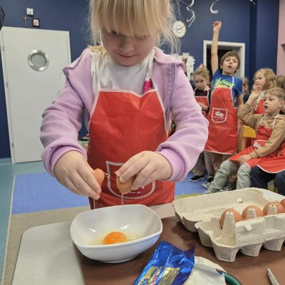 e6db6570-9b03-46cd-8e09-ef8d37d0d3d1