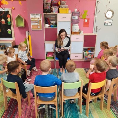 Rodzice czytają dzieciom - mama Poli, Amelki, Mikołaja
