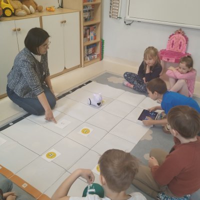 Brzydkie Kaczątko i robot Photon