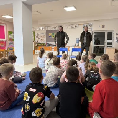 Przedstawiciele Nadleśnictwa Nurzec - tata Alicji
