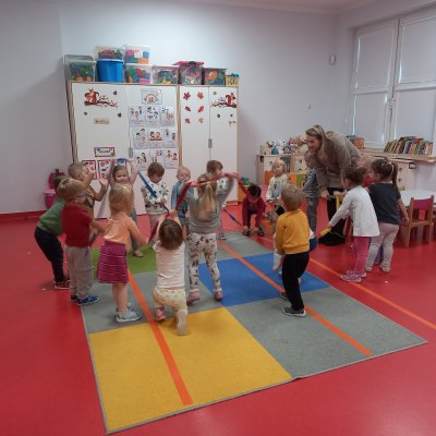 Zabawy z gumą sensoryczną